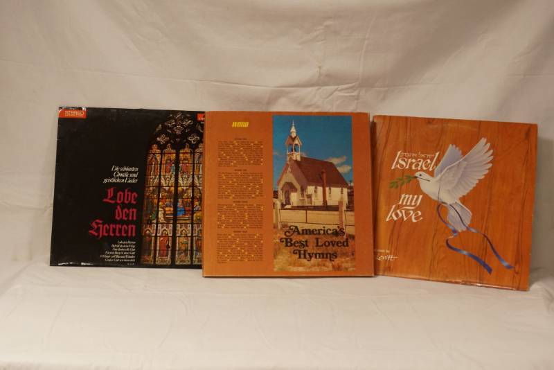 lot 5773 image: Lot of 3 Vinyl Records