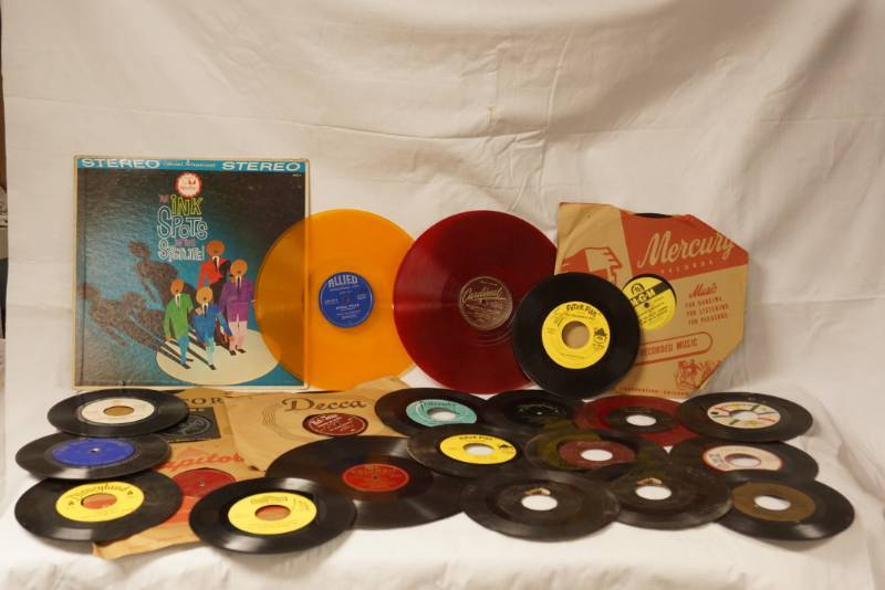 lot 5782 image: Lot of 23 Misc. Vinyl Albums