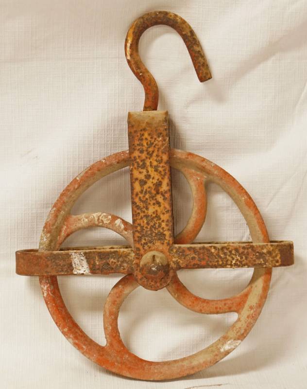 lot 5812 image: Large Vintage Pulley - GREAT DECOR ITEM - See Measurements