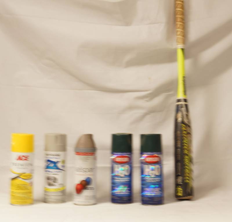 lot 5826 image: Lot of Spray Paints and a Softball Bat