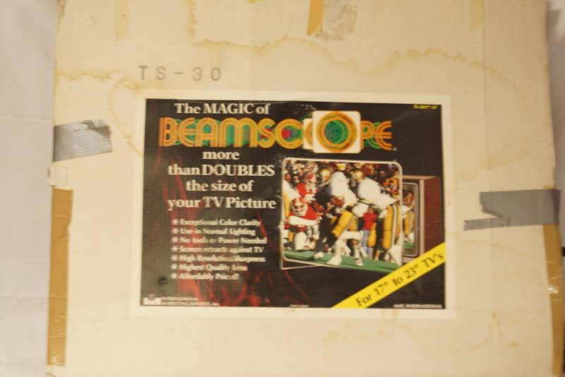 lot 5835 image: Beamscope Screen - Make your TV appear Bigger