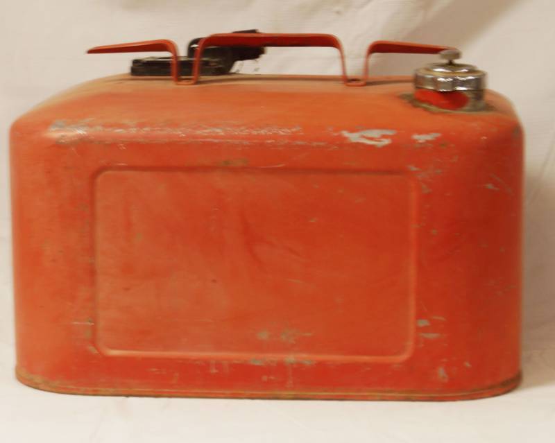 lot 5841 image: Vintage Gas Can - WOW
