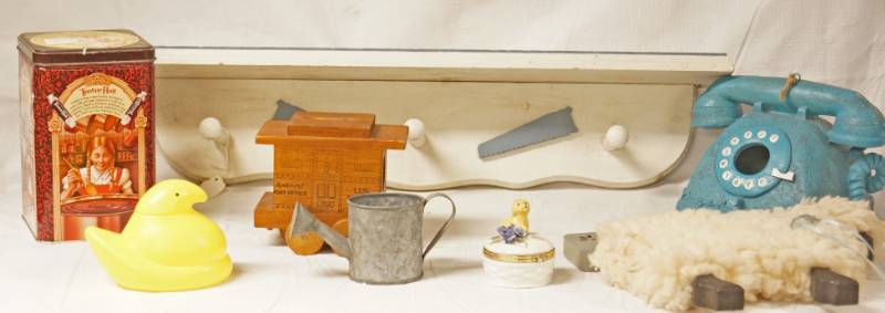 lot 9516 image: Lot of Cute Home Decor - Ring Box, Peep Chick, Hanging Wall Shelf and More