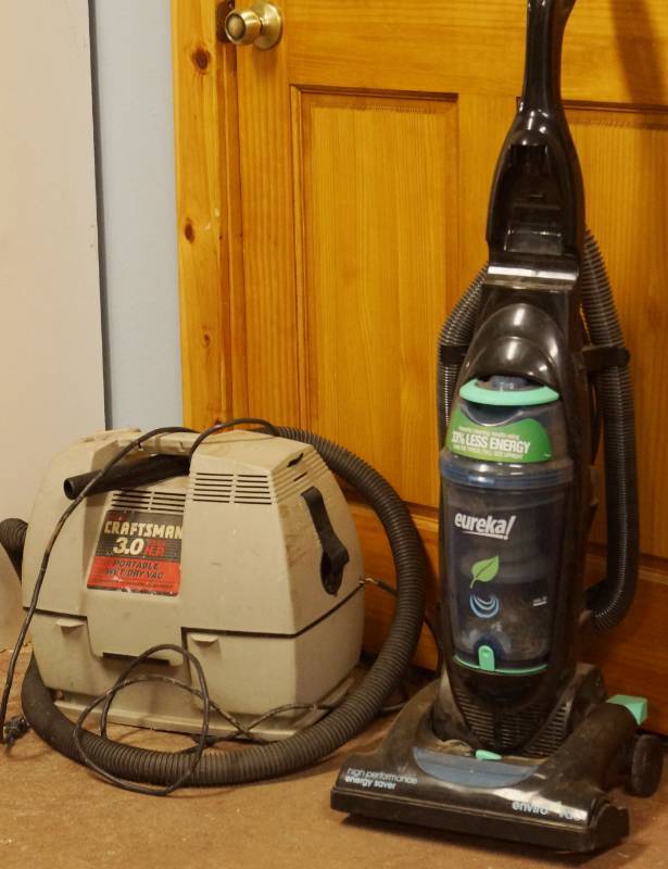 lot 5795 image: Lot of 2 Vacuums - Craftsman Wet and Dry Vac and Eureka Canister Vac
