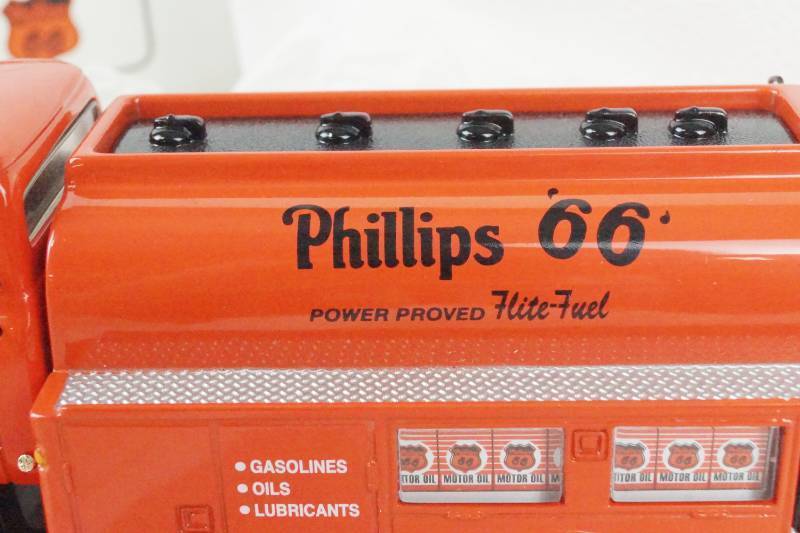 lot 5064 image: Phillips 66 1953 Ford C-600 with Body Tanker Die-Cast Metal BANK in Original Box