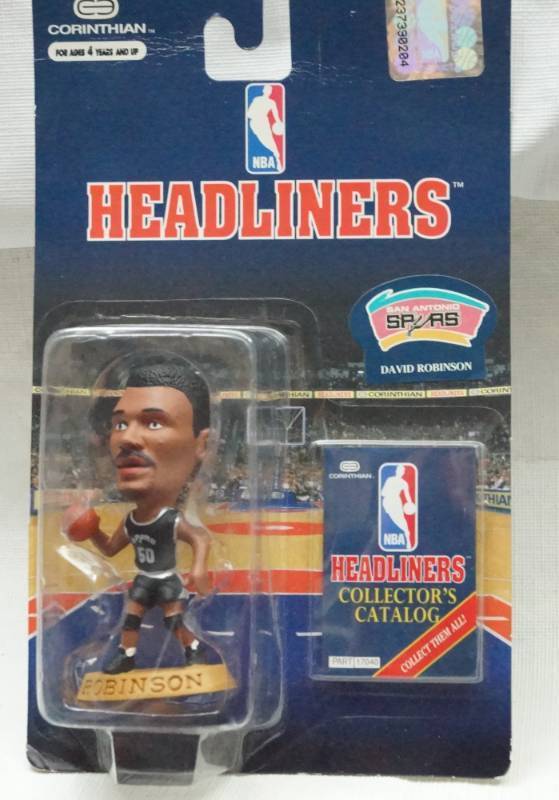 lot 5637 image: David Robinson - Headliners -  Spurs NBA - Series 9