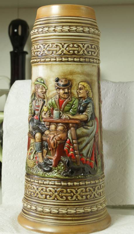 lot 1076 image: Very Nice Beer Stein