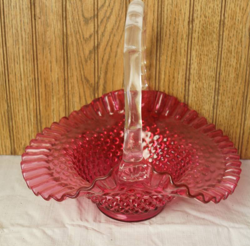 lot 1054 image: Gorgeous Pink Glass Basket Nice Glass Serving  Display Tray - EXCELLENT CONDITION