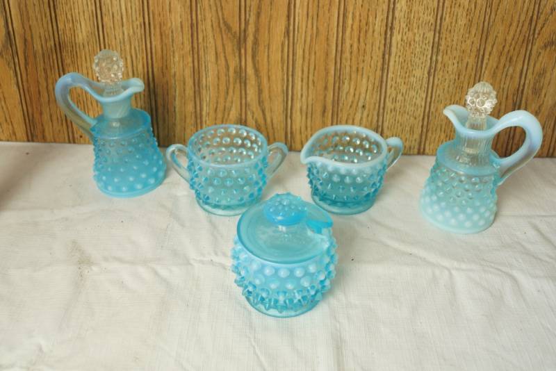 lot 1053 image: Vintage Blue Hobnail - 5 Piece Blue Glass Set - Gorgeous Most likely FENTON  - Check It Out