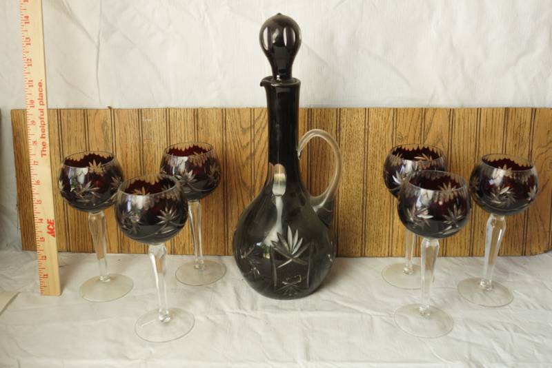 lot 1052 image: Red Cut Glass - Vintage Nice Pitcher and 6 Wine Glass Set - Very neat