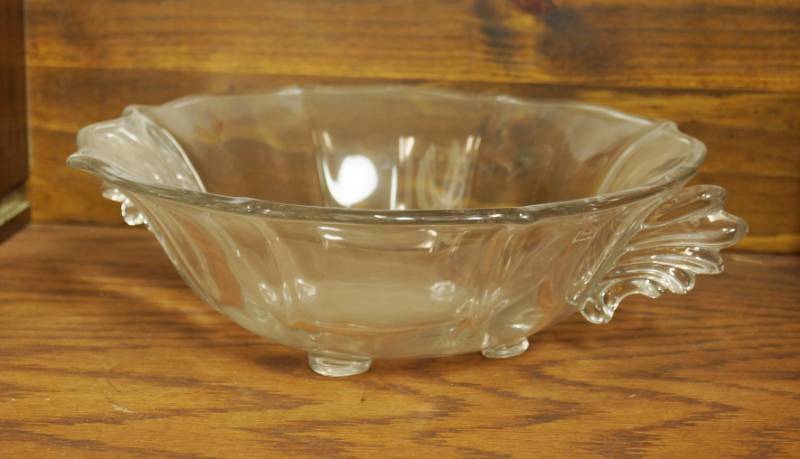 lot 1140 image: Unique Glass Dish - A Place to Put Your Change