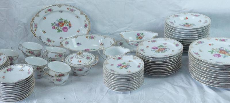 lot 1425 image: Full Set of Noritake Floral China - Beautiful