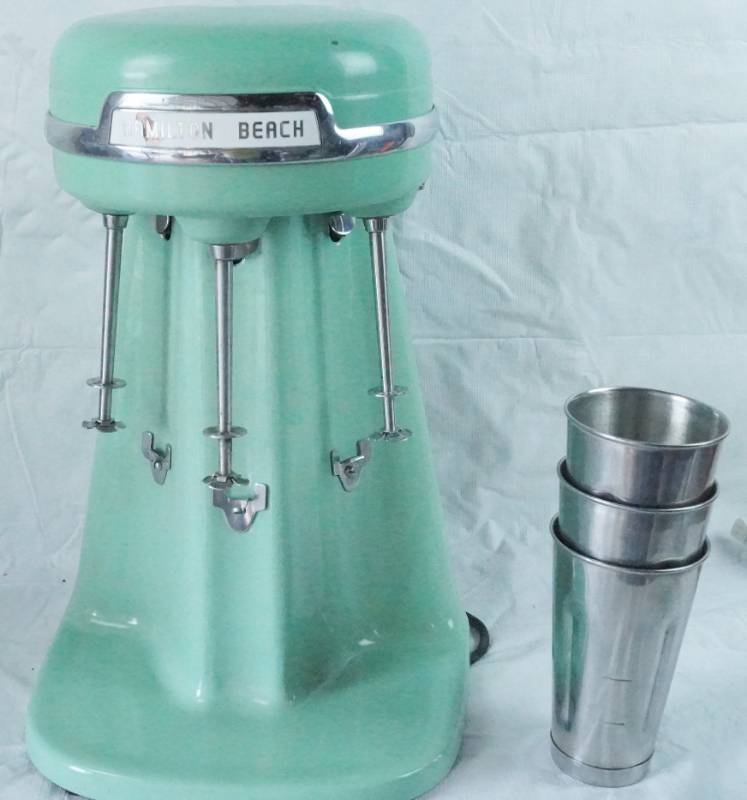 lot 1430 image: Vintage Hamilton Beach Mint Green Milk Shake Maker w 3 cups - Works