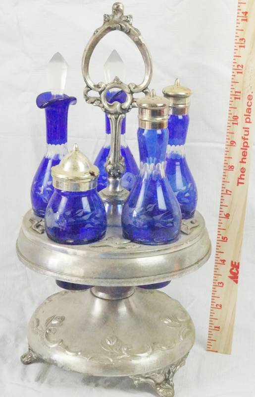 lot 1438 image: Unique Beautiful Serving Piece - Stunning Rare Find
