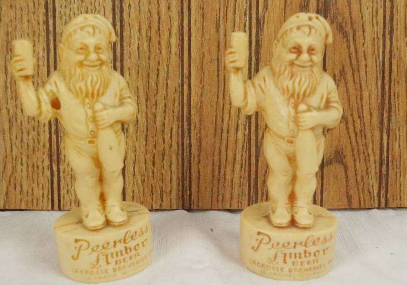 lot 1480 image: Set of Vintage Amber Beer Salt and Pepper Shakers
