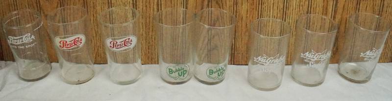lot 1489 image: Lot of 8 Various Vintage Drinking Glasses - See Photos