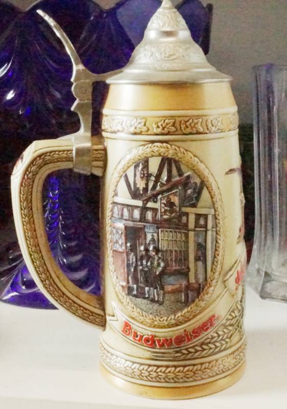 lot 1501 image: Vintage Budweiser Ceramic Stein