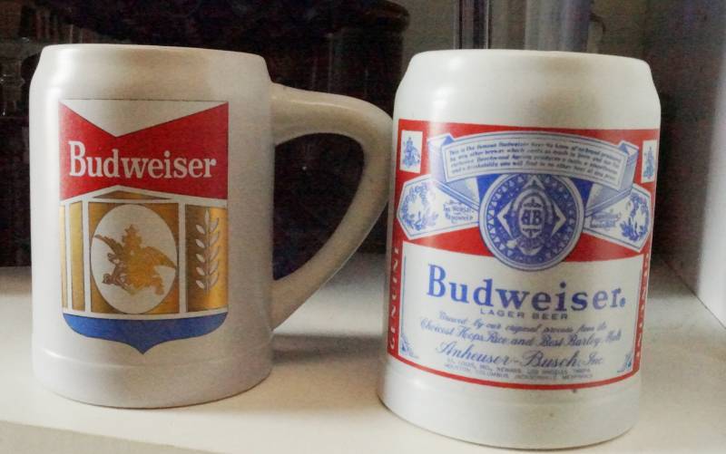 lot 1516 image: Lot of 2 Budweiser Mugs