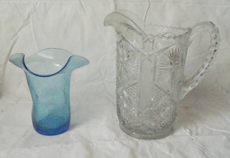lot 1539 image: Lot of Home Decor - Glass Pitcher and Blue Vase