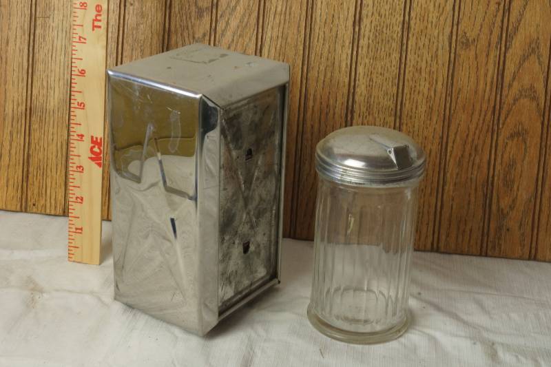 lot 1100 image: Napkin and Sugar Dispenser