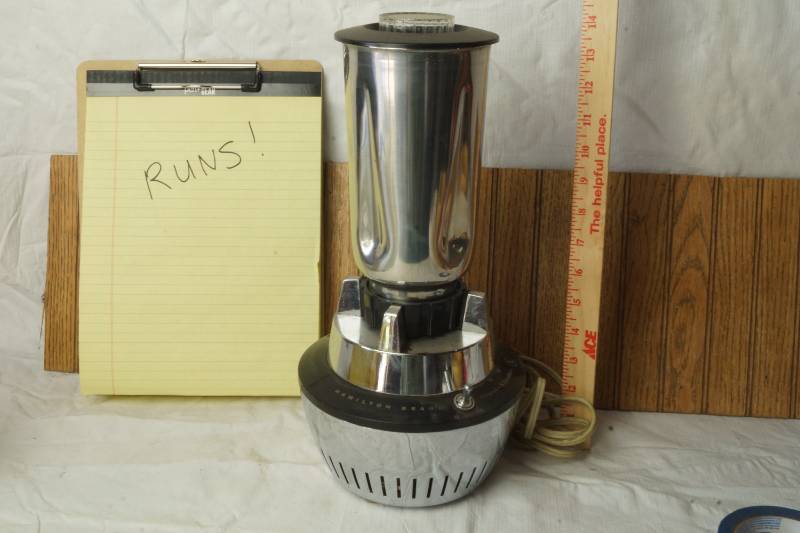 lot 1103 image: Vintage Hamilton Beach Blender - Works CLEAN