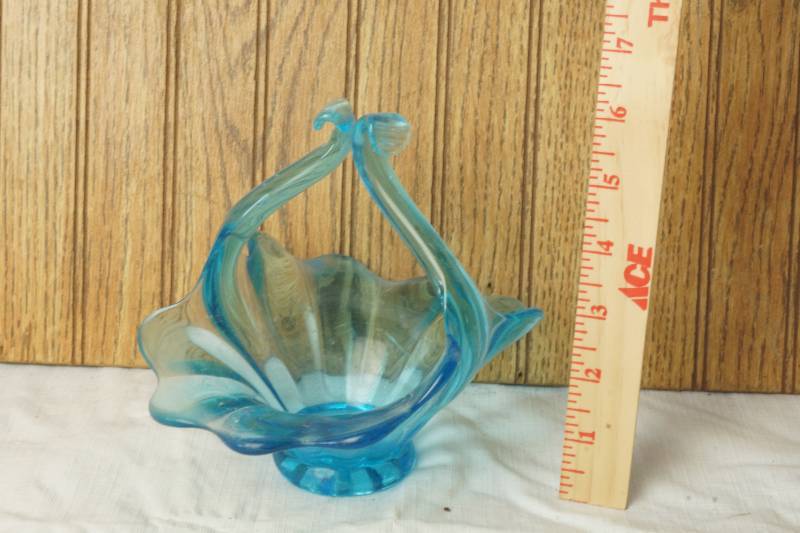lot 1112 image: Beautiful Blue Bowl - Unique DeSIGN