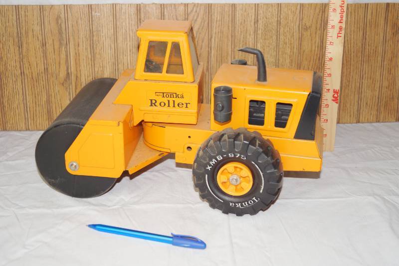 lot 1300 image: Vintage Tonka Roller Truck - Great Condition