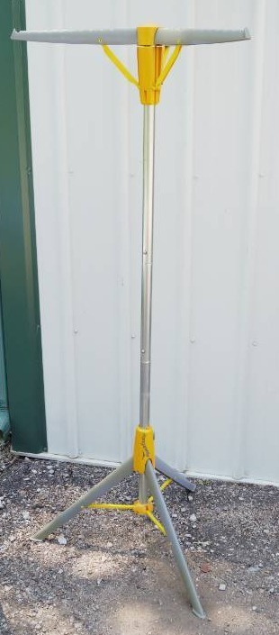 lot 1304 image: Adjustable and Portable Hangaway Garment System - Great for clothing while traveling