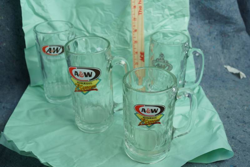 lot 1220 image: Collection of Root Beer Mugs - A & W - Cool