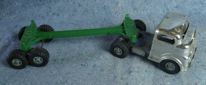 lot 1232 image: Die Cast Truck with Trailer - Very Collectible Style