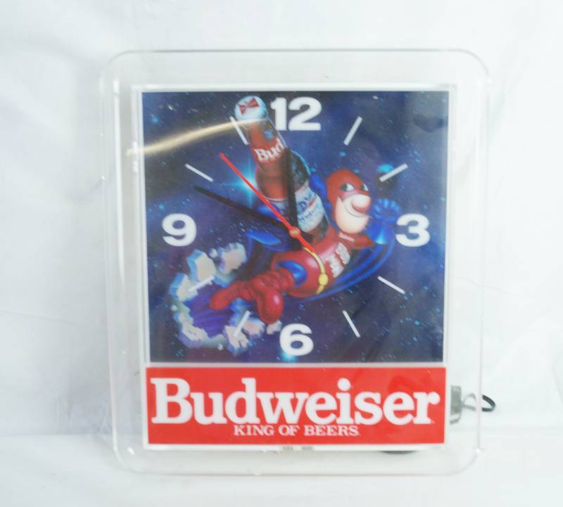 lot 1241 image: Budweiser Bud Man Light Up Clock