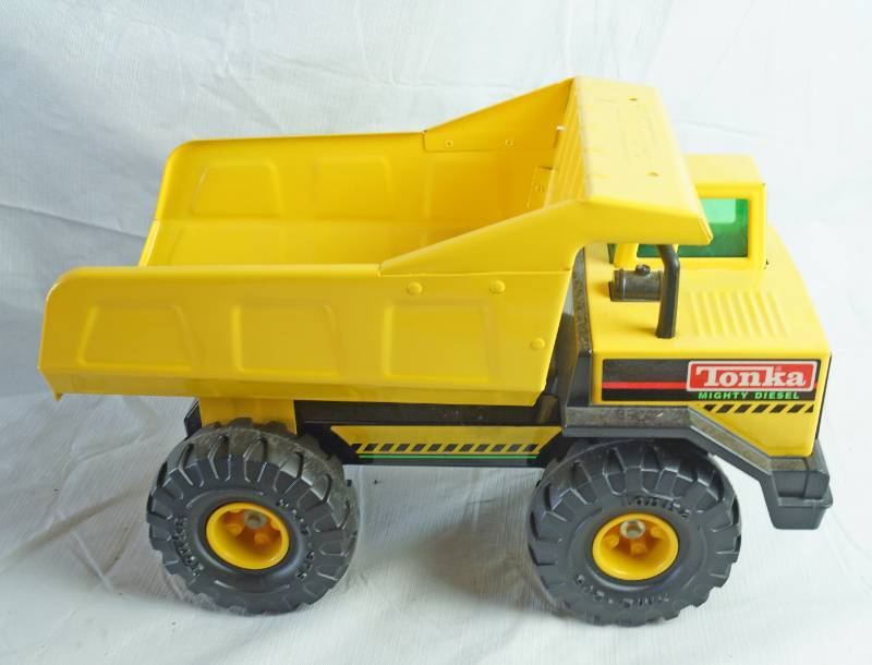 lot 1249 image: TONKA Mighty Diesel Dump Truck