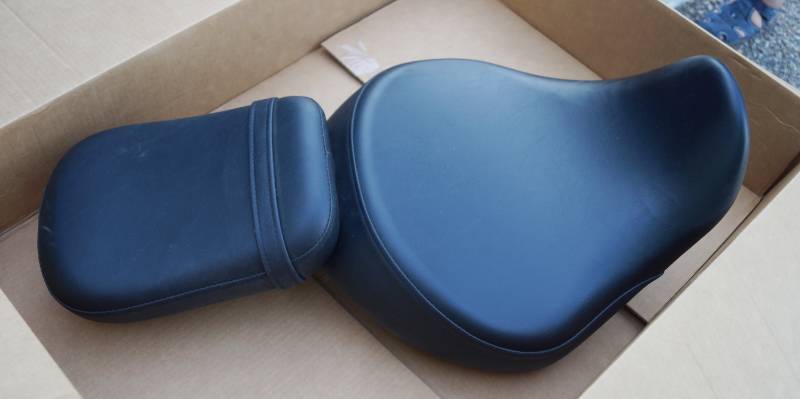 lot 1028 image: Original 2009 Honda Aero VT750C Seat - With Motorcycle Manual - New