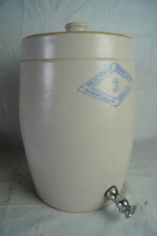 lot 1194 image: Vintage Butter Churn Pot - Number 3 Stoneware