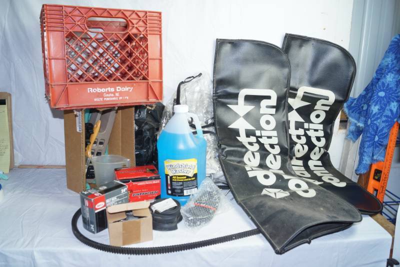 lot 1643 image: Lot of Misc. Automotive Accessories - Aisen Carburetor (for John Deere), Fuel Pump and More