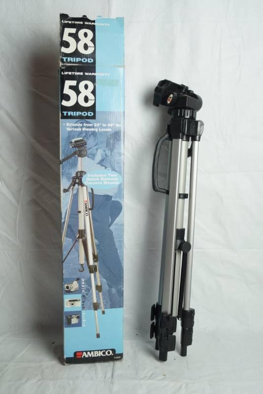 lot 1637 image: Ambico 58 Tripod wBox