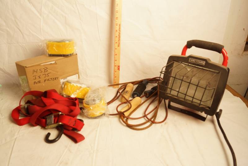 lot 1628 image: Lot of Misc. Items - Craftsman Light, Jump Rope and More