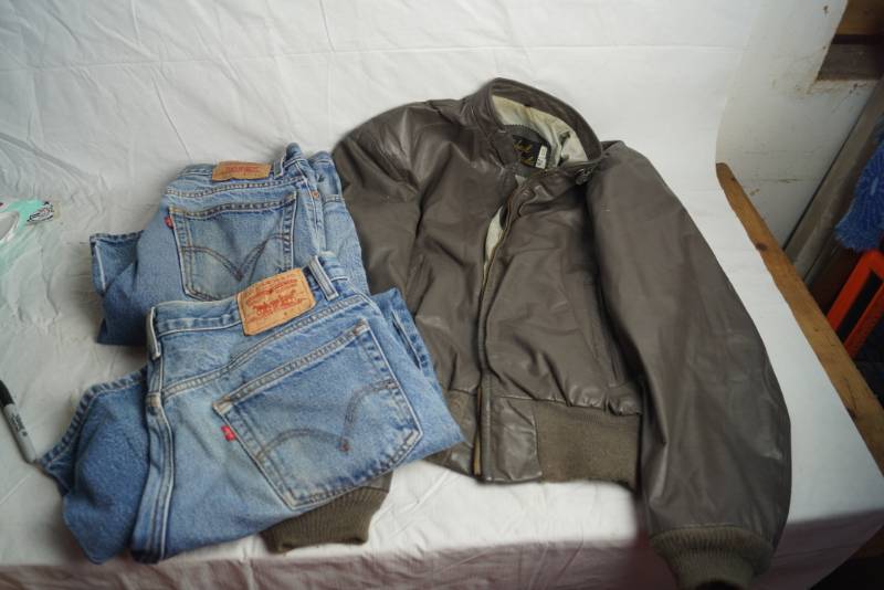 lot 1695 image: Lot of Mens Clothing - Levis Jeans Size 35,30 and Leather Jacket - both nice