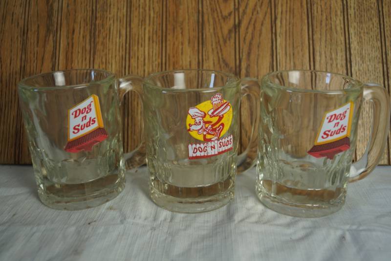 lot 1763 image: Lot of 3 Vintage Dog N Suds Mugs - Go Back in Time