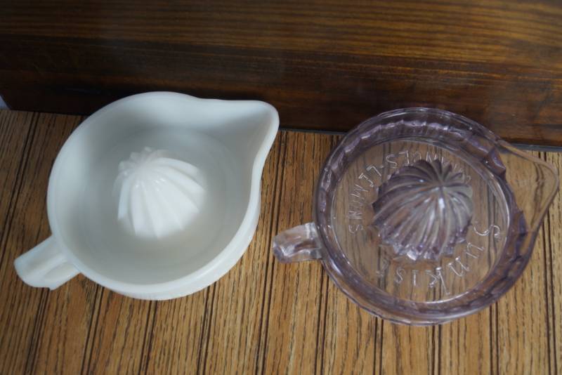 lot 1765 image: Lot of 2 Sunkist Vintage Juicers