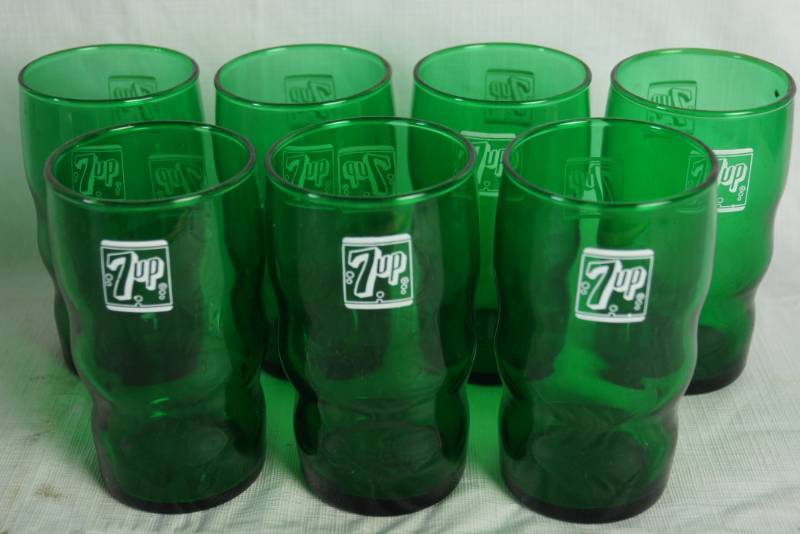 lot 1766 image: Lot of 7 Vintage Emerald Green 7 UP Glasses - Rare