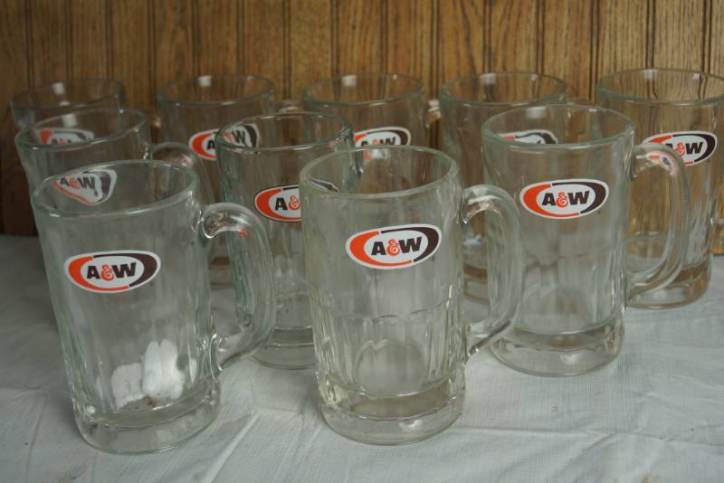 lot 1770 image: Lot of 10 Vintage Rare A&W Root Beer Mugs - Rare
