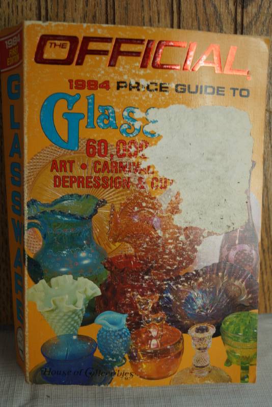 lot 1771 image: Official 1984 Price Guide to Glass Book