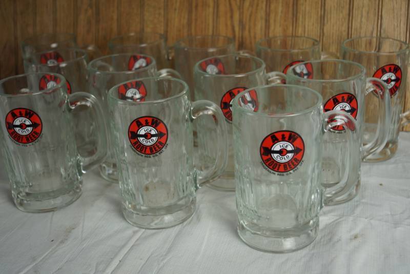 lot 1772 image: Lot of 12 Vintage Rare A&W Root Beer Mugs