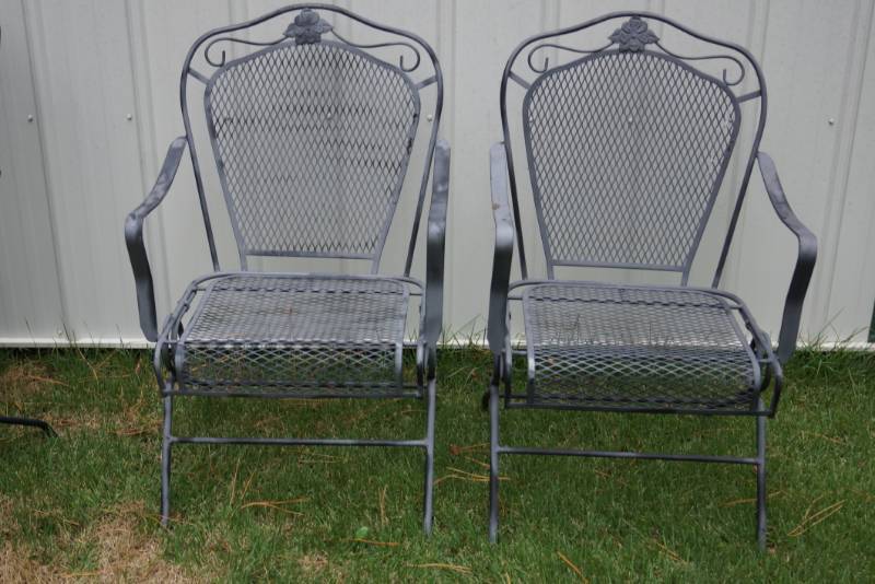 lot 1782 image: Lot of 2 Outdoor Patio Chairs