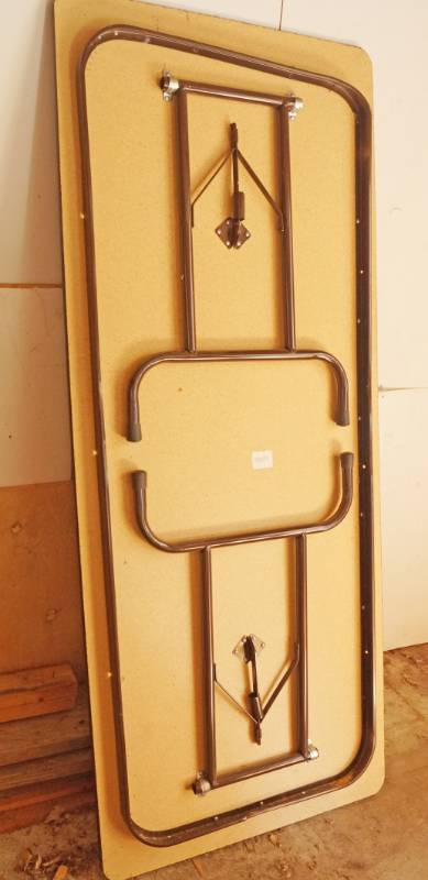 lot 1392 image: Folding Table 6 ft