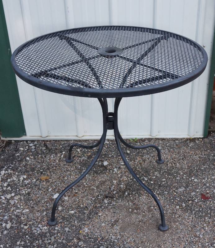 lot 1408 image: Outdoor Black Metal Table
