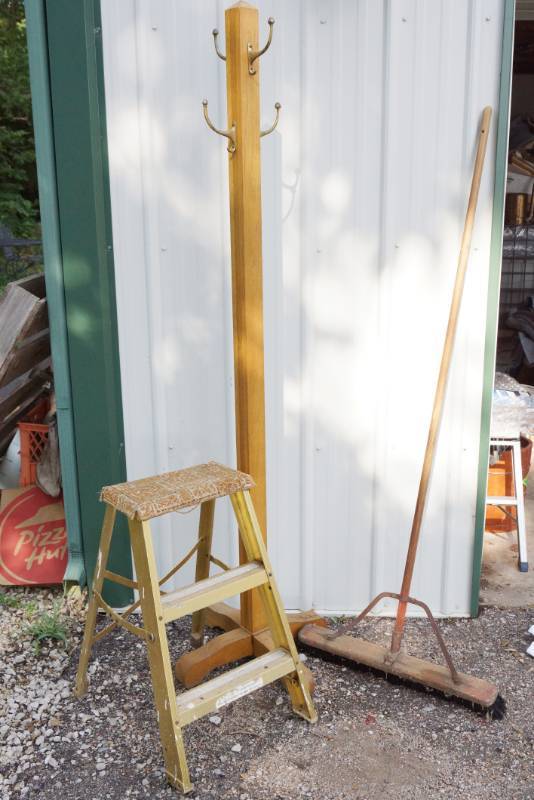 lot 1411 image: Coat Tree - Step Ladder and Broom