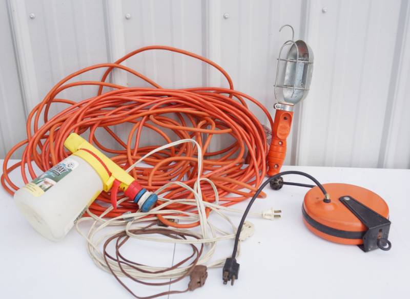 lot 1412 image: Light - Reel - Ext. Cord and Spayer