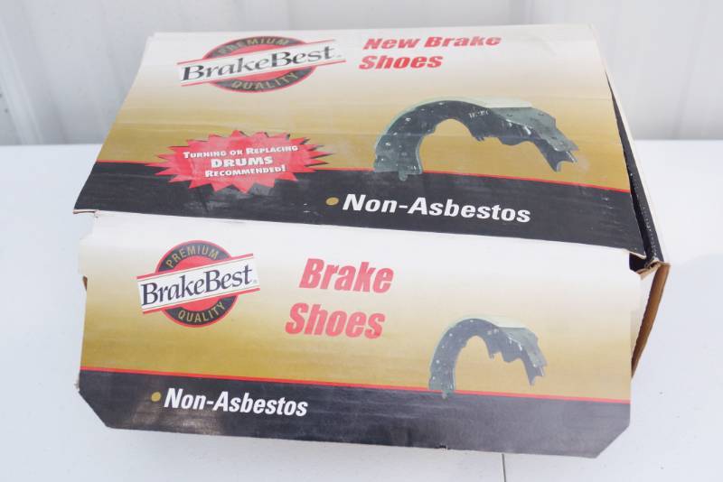 lot 1417 image: 1997 Chevy Suburban Brake Shoes - BrakeBest